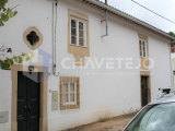 Magnificent property with house and garden in the center of Tomar.