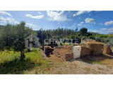 House of habitation in ruins near the Albufeira of Castelo de Bode.