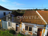 Semi-detached old house, to rebuild, situated 11 minutes from the City of Tomar, Central Portugal