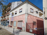 Refurbished building for sale in one of the main entrances of Tomar.