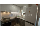 Refurbished apartment close to schools, services and amenities in Tomar.