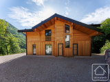 A 4 bedroom, 3 bathroom high-quality new build chalet, sold with large garden and great eco-credenti