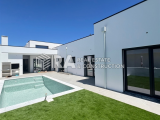 villa For Sale in Setúbal, Setúbal, Portugal