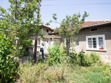 Large house with 3 beds, big garden and outbuildings close to Pavlikeni, Bulgaria