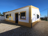 Single storey semi-detached house T2+1 with land in Fontaínhas, Ferreiras, Albufeira, Algarve, Portu