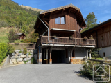 Super 4 bedroom, 2 bathroom family chalet in sunny spot in Montriond