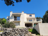 Exceptional Location For This Villa With 130 M2 Of Living Space On A 2746 M2 Plot.