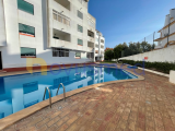 4 bedroom duplex flat with pool and lift in the centre of Albufeira with garage, good areas, 3 bathr