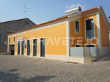 Fully Renovated Home in the Heart of Vila Nova da Barquinha, Just 100m from the Park