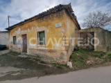 House to rebuild in the charming village of Paialvo.