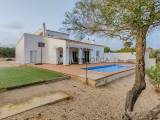 Villa with pool for sale in Binibeca Nou