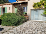 Charming, Cosy Single Storey Villa With 100 M2 Living Space, 830 M2 Garden, Large Garage And Swimmin