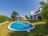 Villa for sale with pool and tourist license