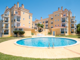 3+2 bedroom apartment in a condominium with a pool - Amoreira