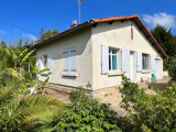 Bungalow For Sale in Ruffec, Charente, France