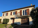 Bungalow For Sale in Ruffec, Charente, France