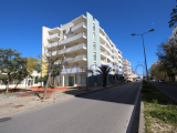 Algarve, Shop for commerce or services, Armação de Pêra centre, parking.