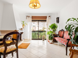 4+1 Bedroom Duplex Apartment in Estoril